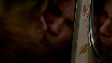 બ્રેટ રોસી એક હોટલ સ્યુટમાં સ્વયંસ્ફુરિત આંતરજાતીય સેકસી સેકસી વીડિયો બીપી સાહસ ધરાવે છે