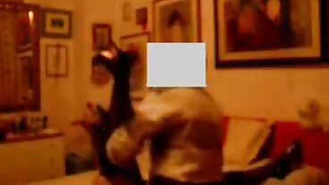 પ્લમ્બર કિડ-ક્રેઝ્ડ MILF માટે શિકાર બને છે! સેકસી વીડિયો બીપી પીચર :ઓ