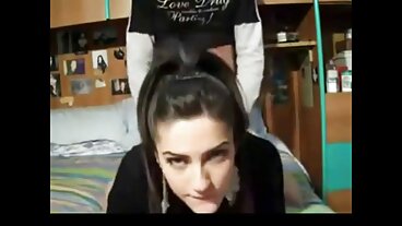 કઠિન વાટાઘાટકાર બીપી સેકસી વીડિયો બીપી MILF જાદુઈ રીતે કાર્યકરને શાંત કરે છે